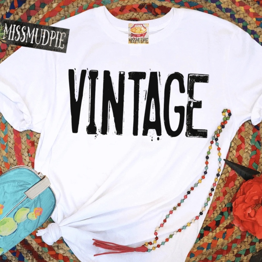 •VINTAGE Graphic Tee In White•